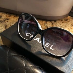 Women’s sunglasses